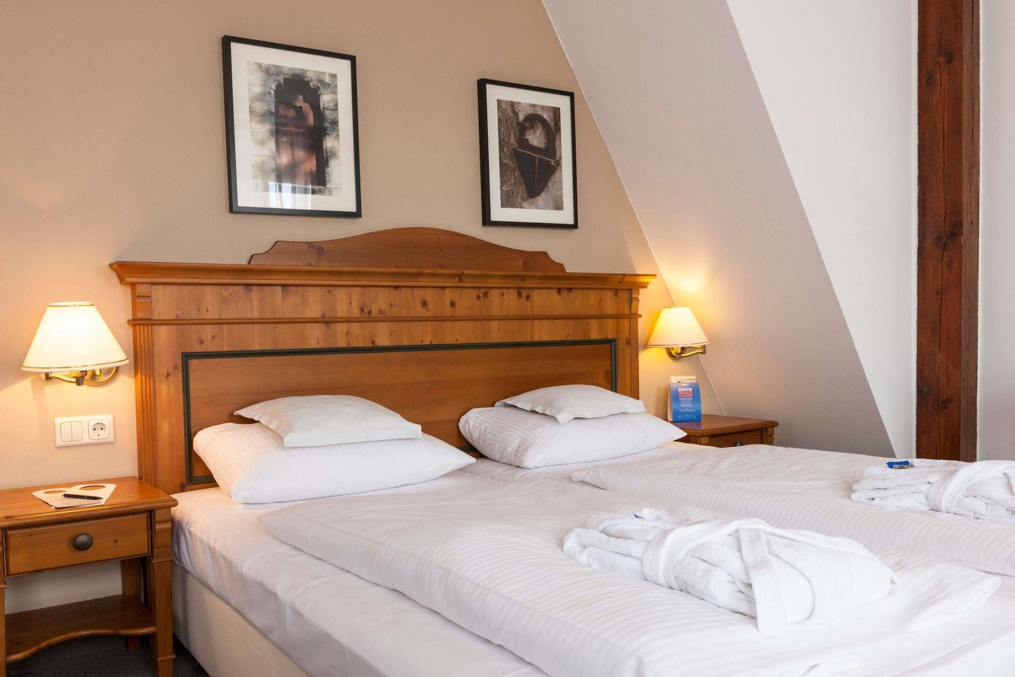 Wyndham Garden Quedlinburg Stadtschloss מראה חיצוני תמונה