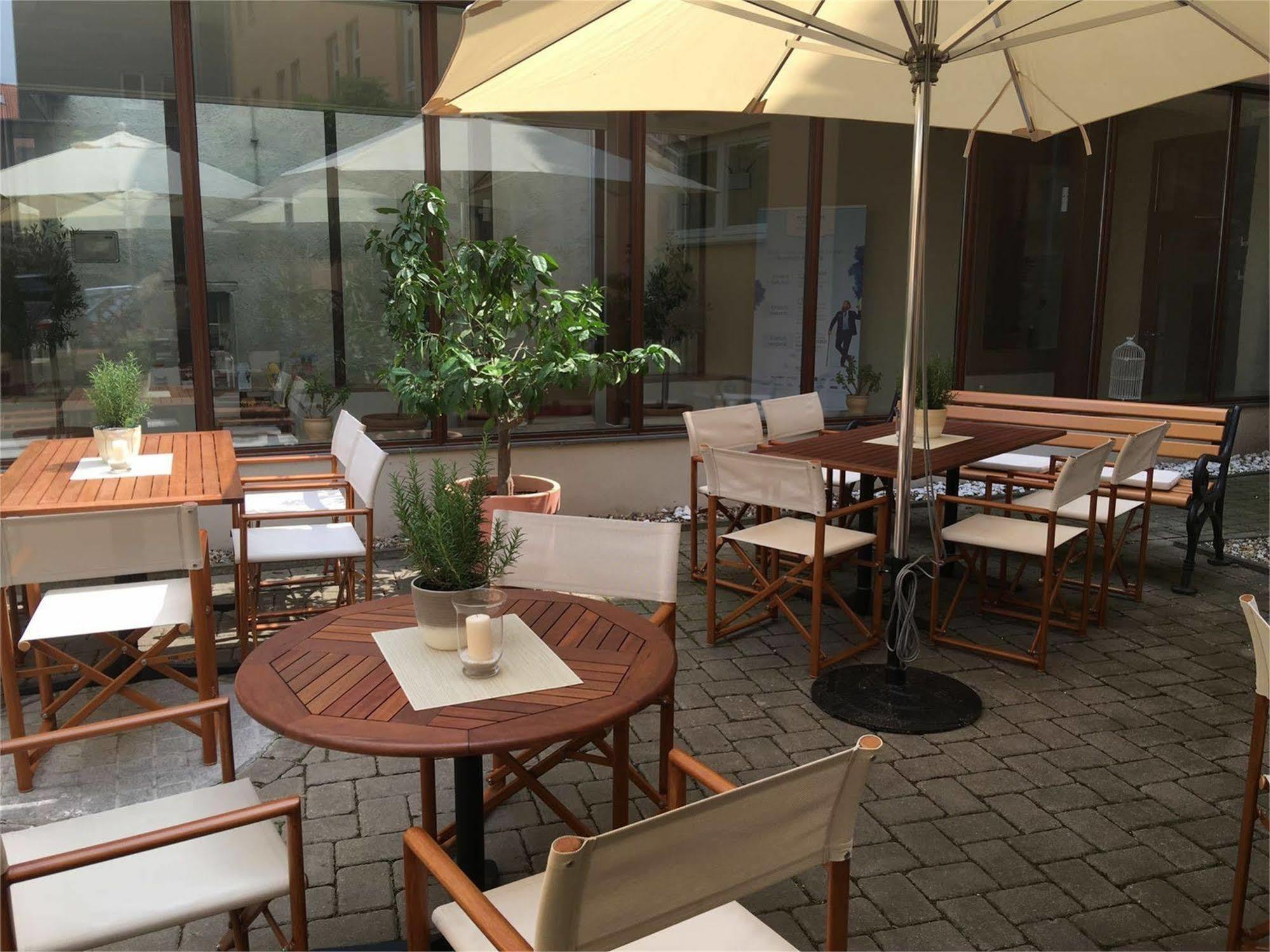 Wyndham Garden Quedlinburg Stadtschloss מראה חיצוני תמונה